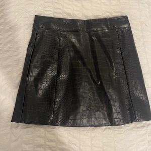 mini black faux crocodile skirt nwt